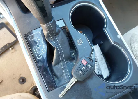 2015 Toyota Camry Le z USA, uszkodzony, nr VIN 4T4BF1FK7FR445604